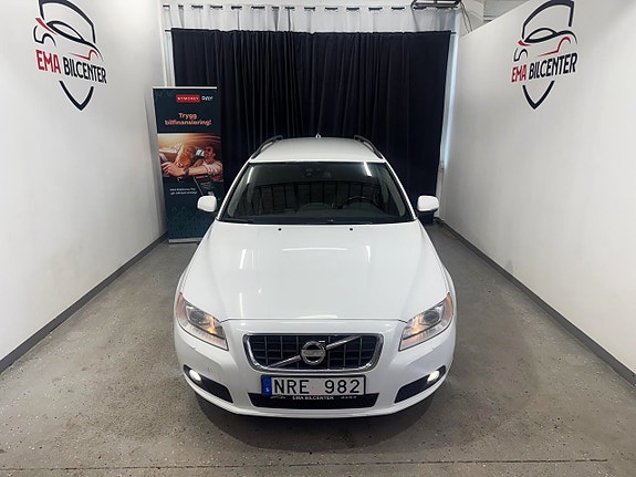 Volvo V70 3 of 15