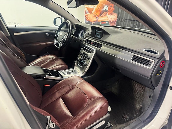 Volvo V70 12 of 15