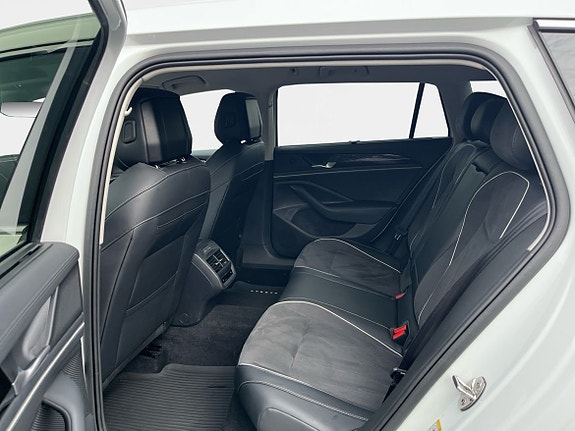 Volkswagen Passat 13 of 20