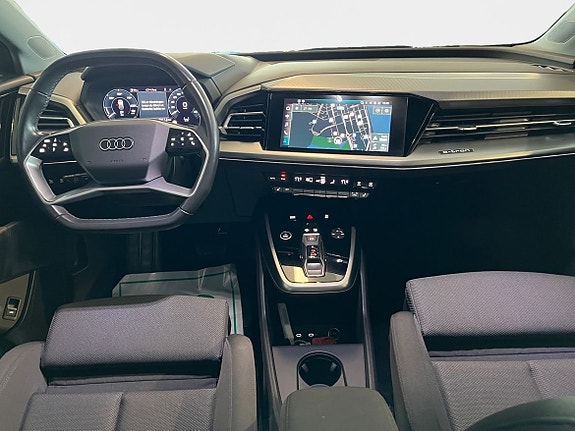 Audi Q4 e-tron 10 of 15