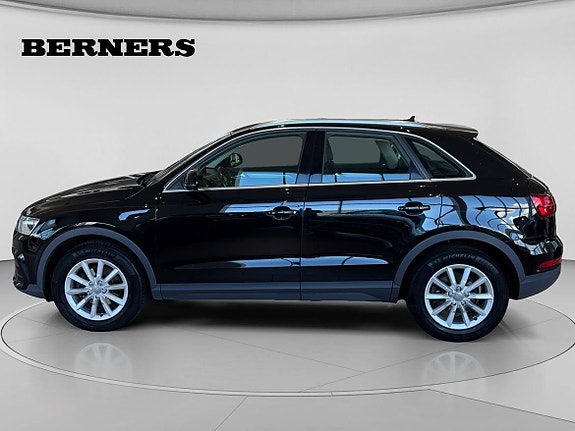 Audi Q3 2 of 10
