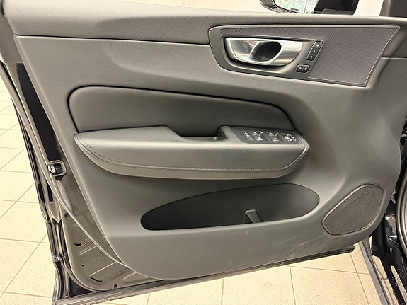 Volvo XC60 5 of 21
