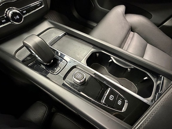 Volvo XC60 15 of 21