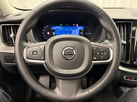 Volvo XC60 9 of 21