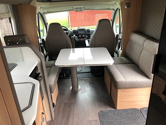 Adria Coral 670 DC 4 of 12