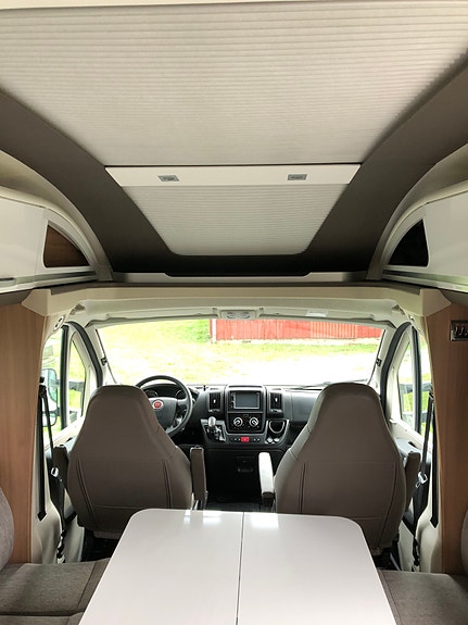 Adria Coral 670 DC 2 of 12