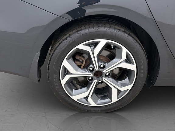 Kia Ceed 30 of 30