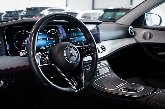 Mercedes-Benz E300 11 of 27
