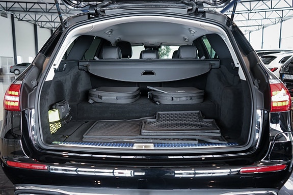 Mercedes-Benz E300 26 of 27