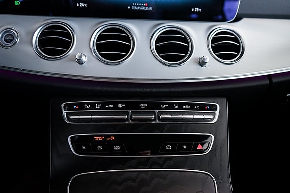 Mercedes-Benz E300 19 of 27