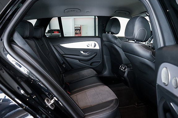 Mercedes-Benz E300 25 of 27