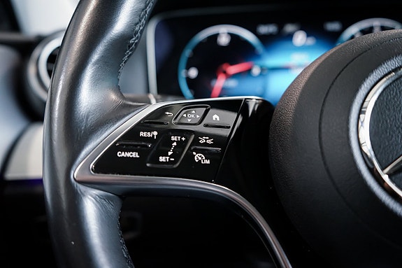 Mercedes-Benz E300 20 of 27