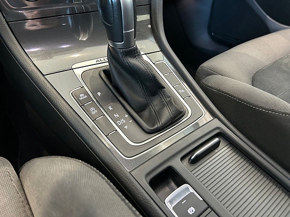Volkswagen Golf Alltrack 11 of 16