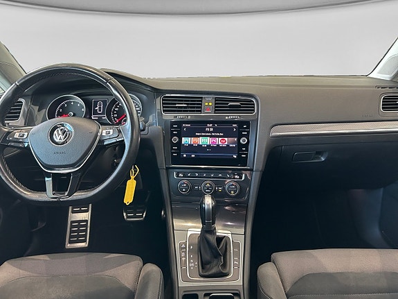 Volkswagen Golf Alltrack 10 of 16