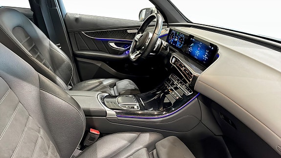 Mercedes-Benz EQC400 7 of 13