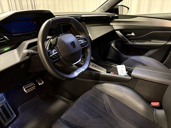 Peugeot 308 8 of 16