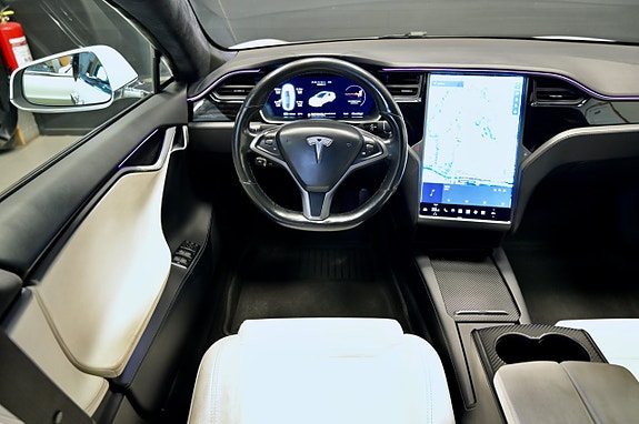 Tesla Model S 18 of 27