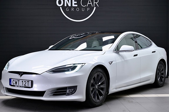 Tesla Model S 2 of 27