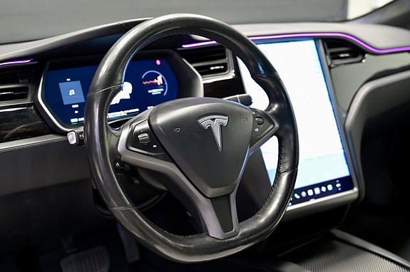 Tesla Model S 19 of 27