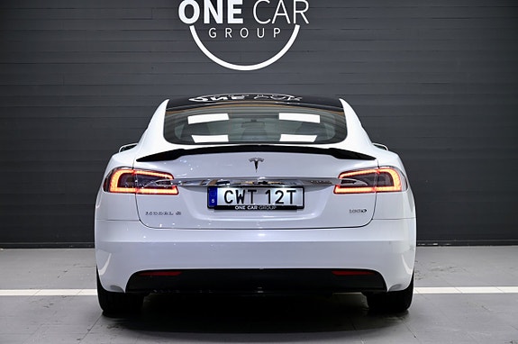Tesla Model S 8 of 27