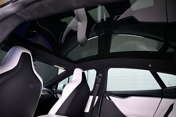 Tesla Model S 12 of 27