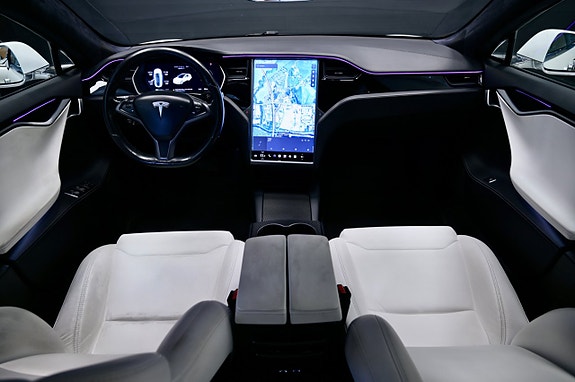 Tesla Model S 17 of 27