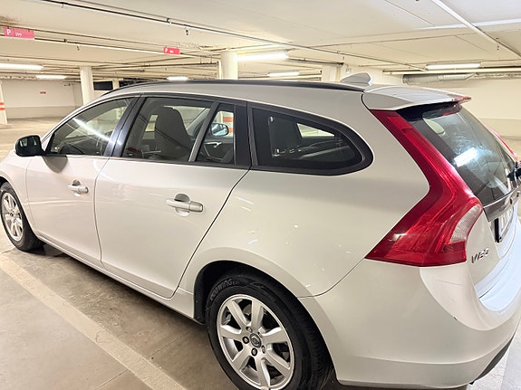 Volvo V60 4 of 8