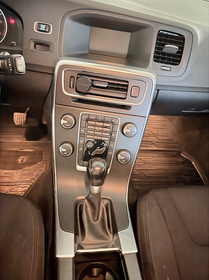 Volvo V60 3 of 8
