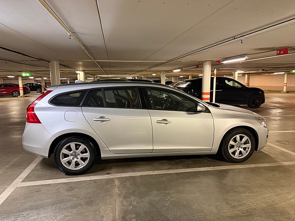 Volvo V60 6 of 8