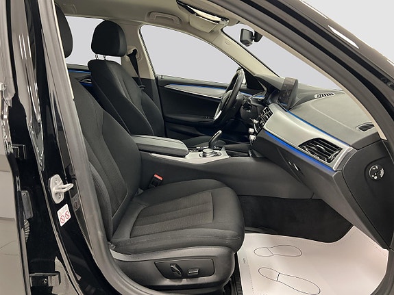 BMW 530e 17 of 24
