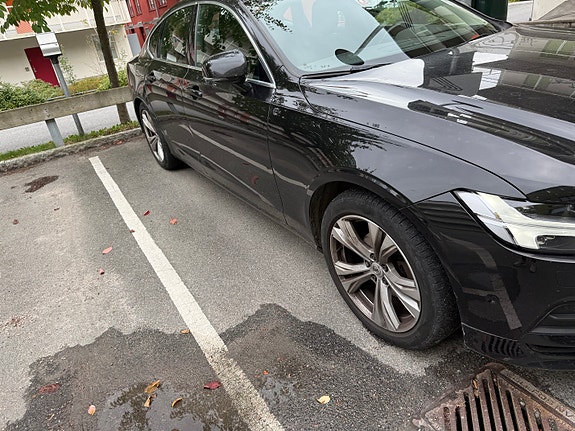 Volvo S90 2 of 8