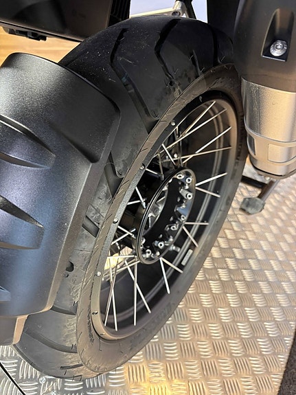 BMW R 1250 GS 13 of 17