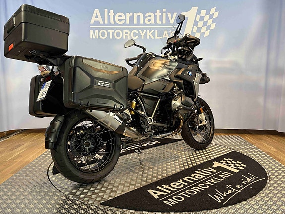BMW R 1250 GS 2 of 17