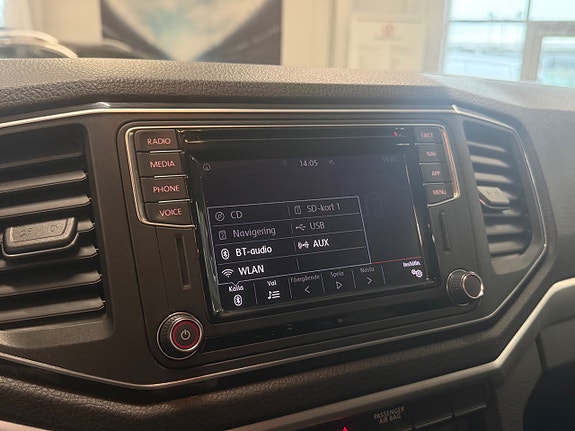 Volkswagen Amarok 13 of 15