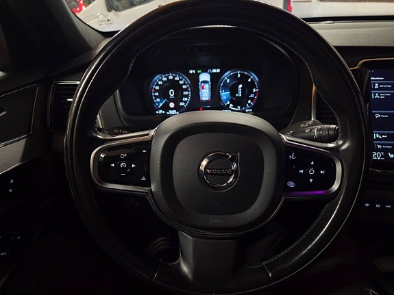 Volvo XC90 21 of 28