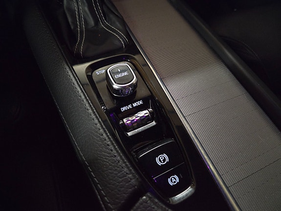 Volvo XC90 19 of 28