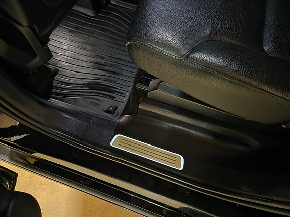 Volvo XC90 11 of 28
