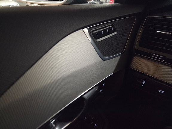 Volvo XC90 20 of 28