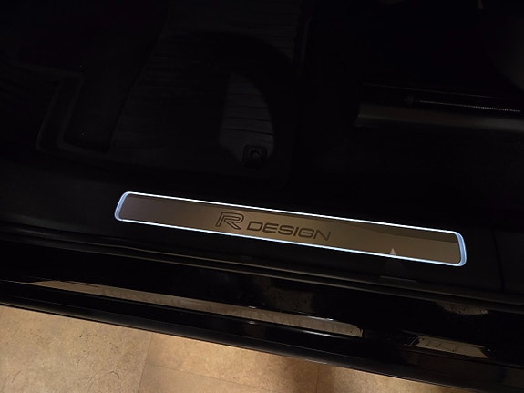 Volvo XC90 16 of 28