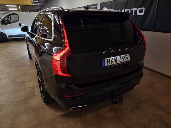 Volvo XC90 3 of 28