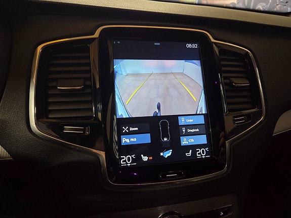 Volvo XC90 23 of 28