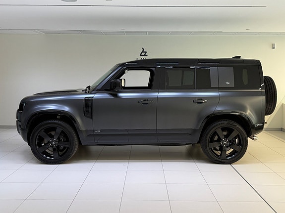 Land Rover Defender 110 3 of 27