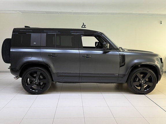 Land Rover Defender 110 6 of 27