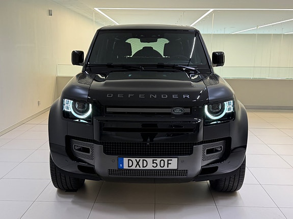 Land Rover Defender 110 2 of 27