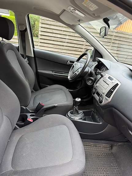 Hyundai i20 8 of 14