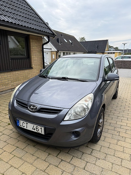 Hyundai i20 2 of 14