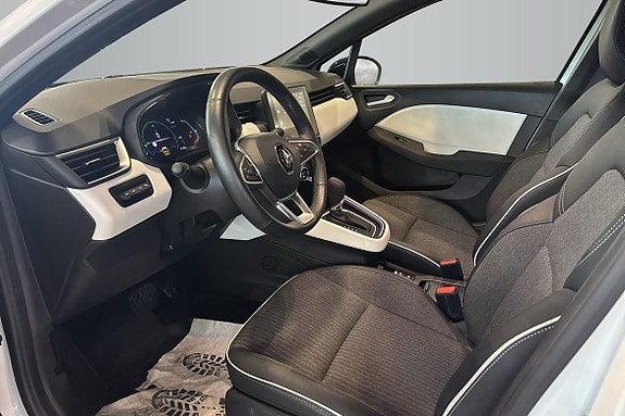 Renault Clio 10 of 17