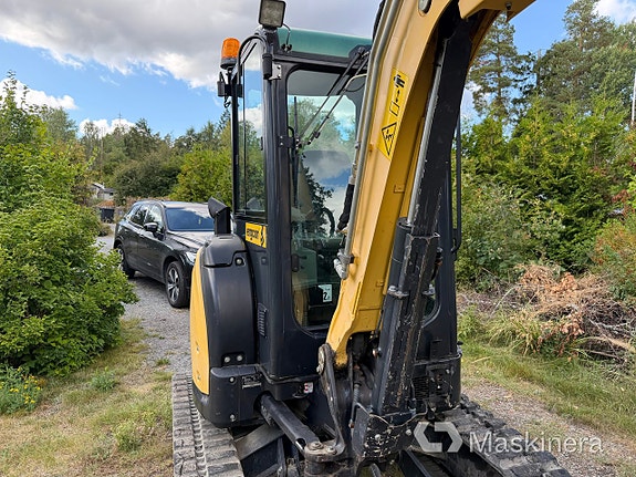 Grävmaskin Yanmar VIO38-U med tillbehör 15 of 27