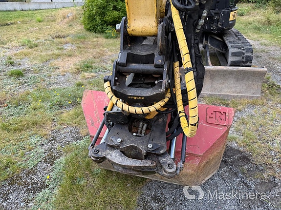 Grävmaskin Yanmar VIO38-U med tillbehör 9 of 27