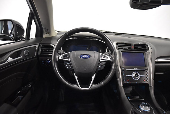 Ford Mondeo 2 of 26